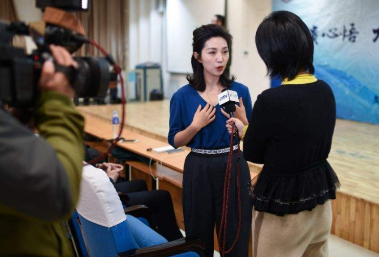 指挥部里＂不灭的灯＂ 铜川路水产市场关闭作纪实