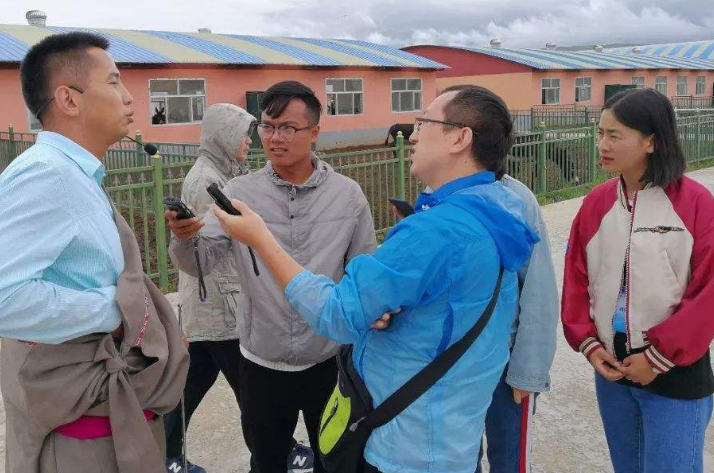 小学班主任咖啡馆的家访导致有争议的家长:喜欢采访