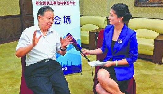 从4月份开始，上海将实现房产产权信息的自助查询，可提前在线预约。
