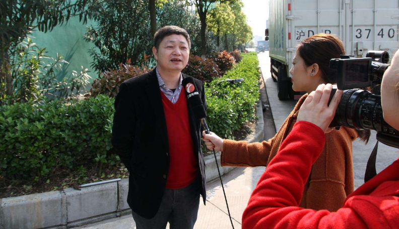 在奋勇搏击中闯出新天地 黄浦区委常委会扩大会议召开